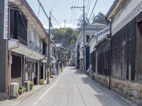 昭和の雰囲気が色濃く残る通町商店街