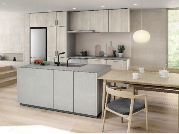 グレーのカウンターと明るい木目調の扉が明るい空間を生み出す。[ザ・クラッソ]  TOTO