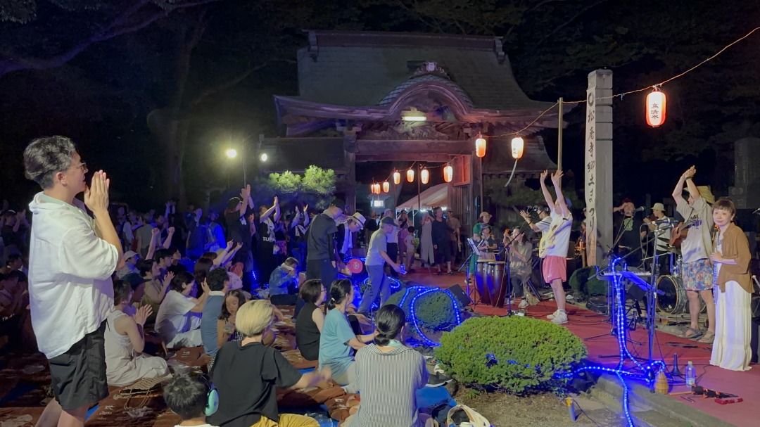 お寺が運営する秋田県三種町「terra café」。地域の集会場を目指し