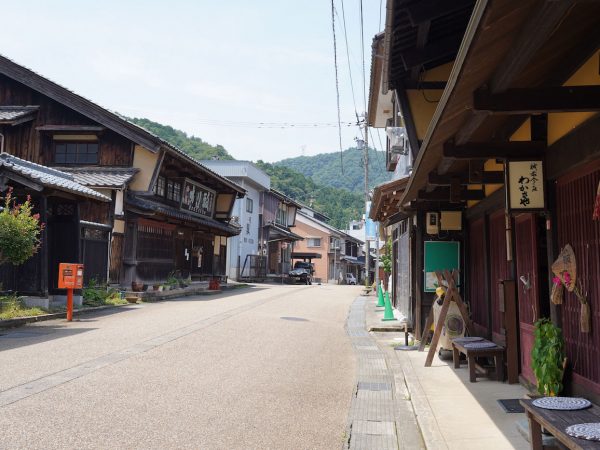 宿場町「今庄宿」の北国街道。暮らしと歴史が静かに息づいている