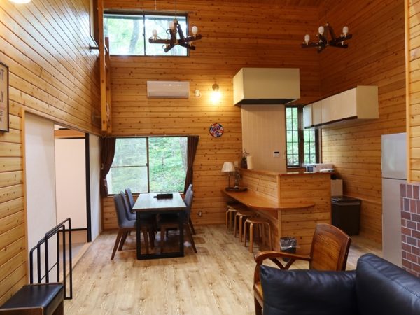 しばらく空いていた別荘を改装、使えるようにした上、庭にバレルサウナを設置した例