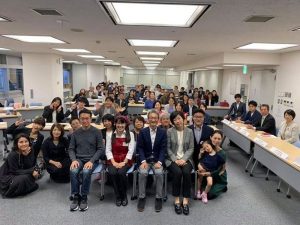 ひとり親向けシェアハウスのポータルサイト「マザーポート」、NPO法人「全国ひとり親居住支援機構」を運営する建築士・秋山怜史氏が、事業立ち上げの背景やシングルマザー向けシェアハウスの実情を語る。