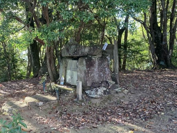 阿武山山頂に佇む貴船神社。水の神様である
