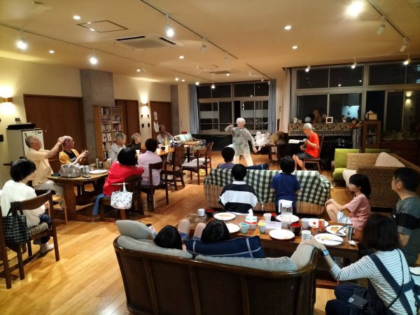 毎月発行されている「ナガヤ新聞」。マンションで起こったトピックや住人さんインタビューなどを掲載