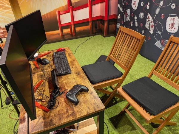 オフィスには、ゲームをできる一角があり、背景を和風にしている