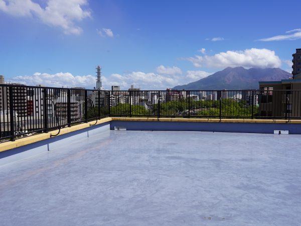 毎月発行されている「ナガヤ新聞」。マンションで起こったトピックや住人さんインタビューなどを掲載