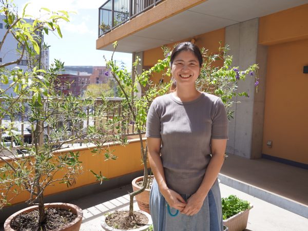 ナガヤタワーは、鹿児島中央駅の近くの鹿児島市上之園町にある。交通の利便性もいい