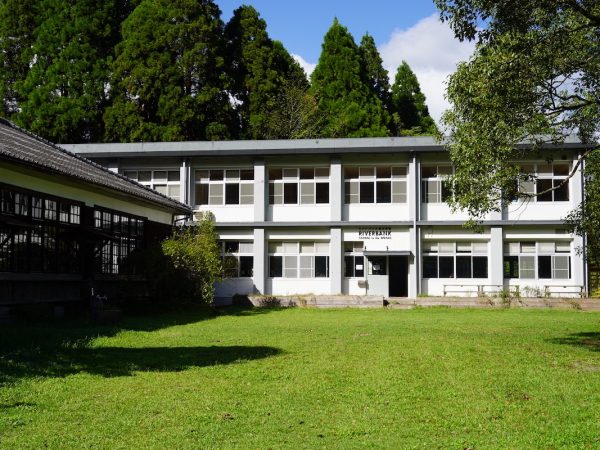 リバーバンク森の学校