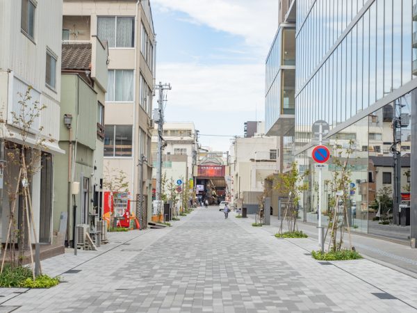 紙屋町側から見た、現在の千日前ハレノワ通り（旧 千日前商店街）の様子