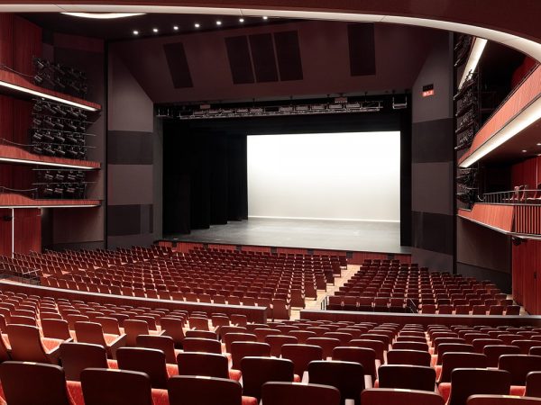 大劇場の様子。総客席数は1,753席（提供：岡山芸術創造劇場）