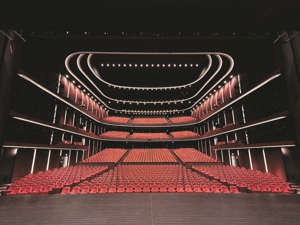 大劇場の様子。総客席数は1,753席（提供：岡山芸術創造劇場）