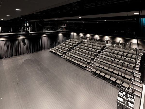 大劇場の様子。総客席数は1,753席（提供：岡山芸術創造劇場）