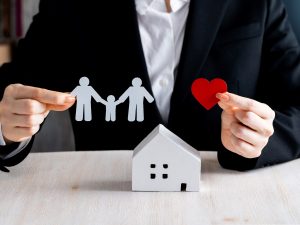 居住支援法人は国からの補助金を得て、所在地域での住宅弱者が円滑に安定した暮らしを支える活動を行う
