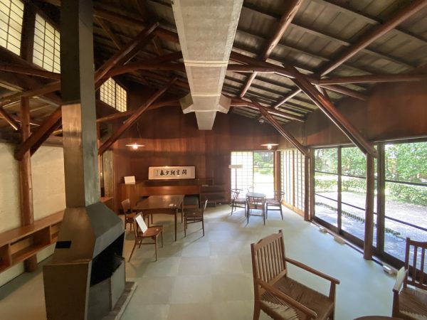 居間（写真：宮沢洋）