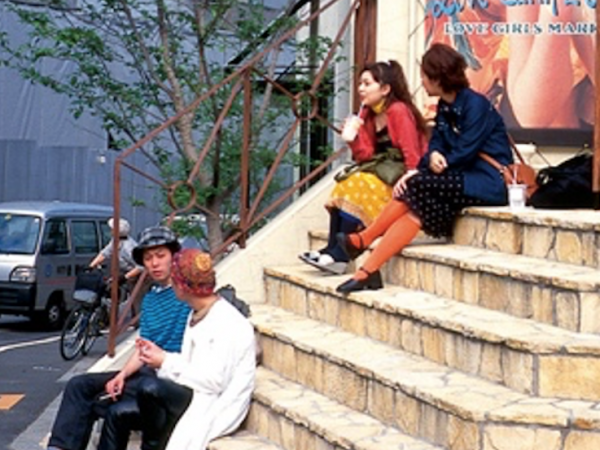 1990年代末から路上に座り込む若者が増えた