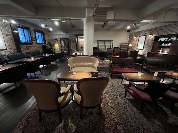 この日、洋館1階は結婚式のチャペルとして使用されていた