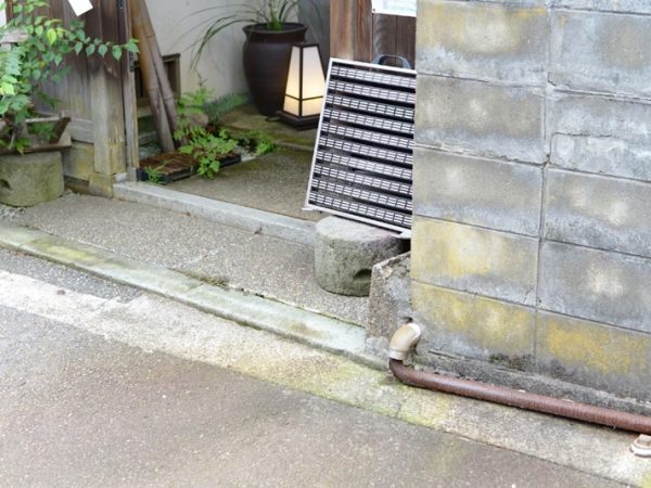 植栽を置く台にするという、比較的誰もが考えそうな使い方例（山本さん提供写真）