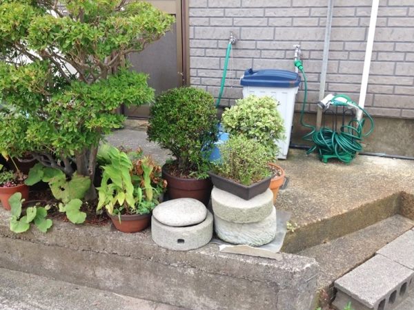 植栽を置く台にするという、比較的誰もが考えそうな使い方例（山本さん提供写真）