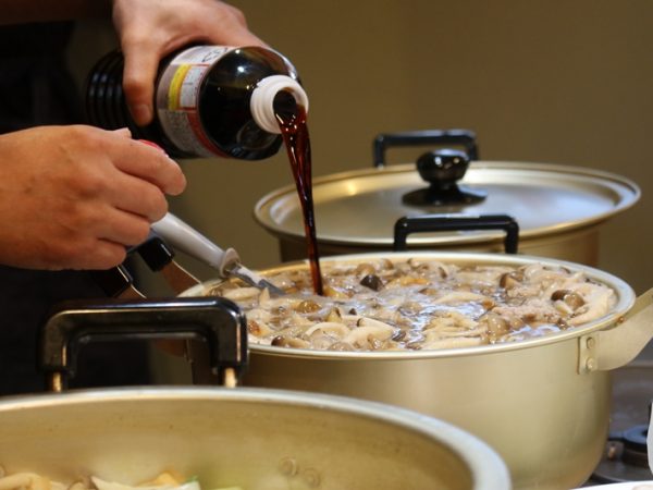 伝統のある郷土食だが、昔のままの味付けでは塩分、糖分が濃すぎることも