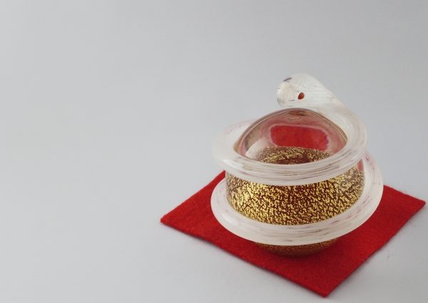 巳年は新しいことが始まる年だといわれる。蛇が脱皮することからも、復活と再生のイメージがある年だ