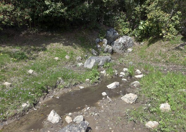 京都市右京区嵯峨野の「名古曽の滝跡」