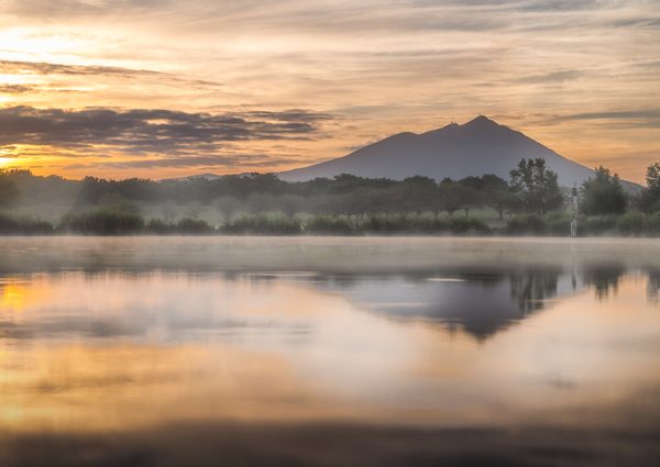 田子の浦からみる富士山は、百人一首にも詠まれている