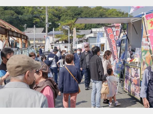 朝市の様子（提供：下津井シービレッジプロジェクト）