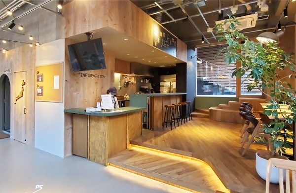 １階にあるカフェ。レンタルキッチンとしても使える