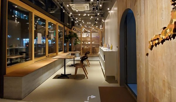 １階にあるカフェ。レンタルキッチンとしても使える