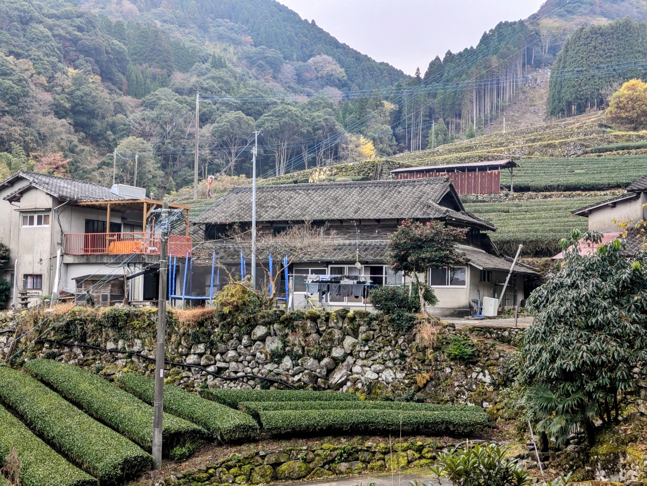 福岡県八女市の里山にある「天空の茶屋敷」~過疎地を活気づける