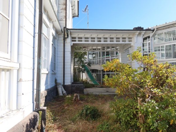 全体を見るとカサブランカの名称の意味が分かる