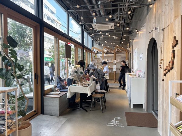 １階にあるカフェ。レンタルキッチンとしても使える