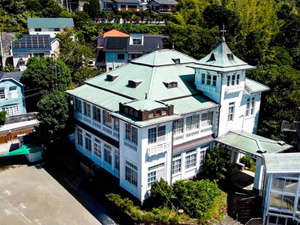 全体を見るとカサブランカの名称の意味が分かる