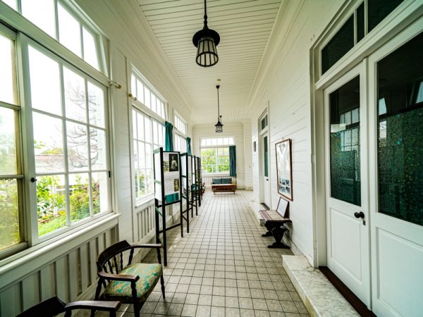 全体を見るとカサブランカの名称の意味が分かる