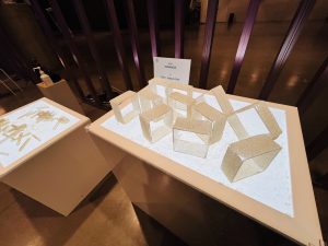 砂が風化していく様子から暮らしに流れる時間に想いをはせる