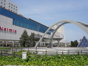 「豊橋」駅周辺を拠点に「歩いて暮らせるまち」「暮らしやすいまち」「持続可能なまち」をテーマに集約型都市構造を目指す愛知県豊橋市。街の将来の姿を描いたマスタープランでは「民間再開発促進ゾーン」や「ストック活用ゾーン」のゾーニングがなされた