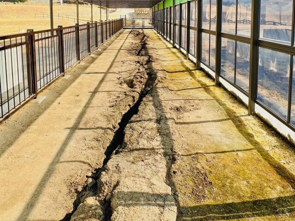 ▲熊本地震 震災ミュージアム KIOKUの統括ディレクターであり、みなみあそ観光局戦略統括マネージャーの久保尭之さん。「私自身は鹿児島の出身ですが、熊本地震の発災直後から現地入りしてずっと救助活動を行ってきました。現在は観光地域づくり法人 みなみあそ観光局の一員として、ここ南阿蘇で暮らしています」
