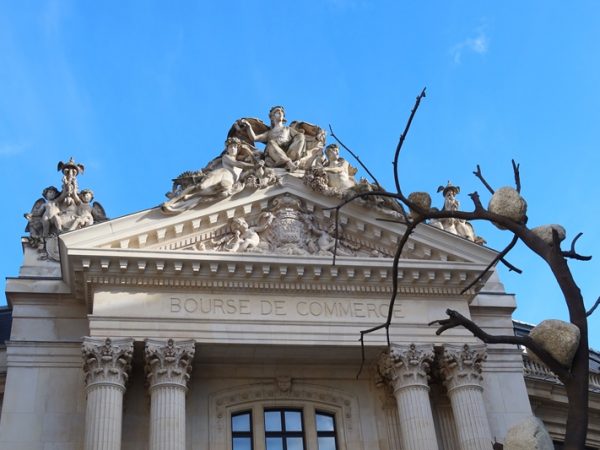 建物全景。円筒状の建物は建てられた時点では中央部に屋根はかかっていなかった