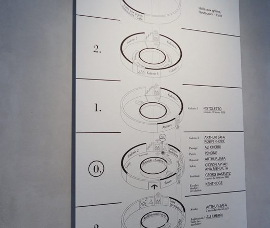 日本でいうところの１階はゼロ階。４階にレストランがある