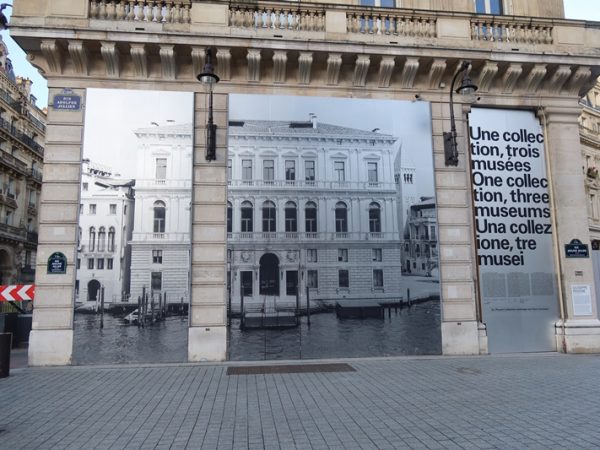 世界の５大陸を貿易というキーワードで繋いだ巨大な絵。大陸を分けるように描かれている銅像部分はマデロールが手掛けた。左側、雲の中にいるのは新大陸を発見したコロンブスなのだとか