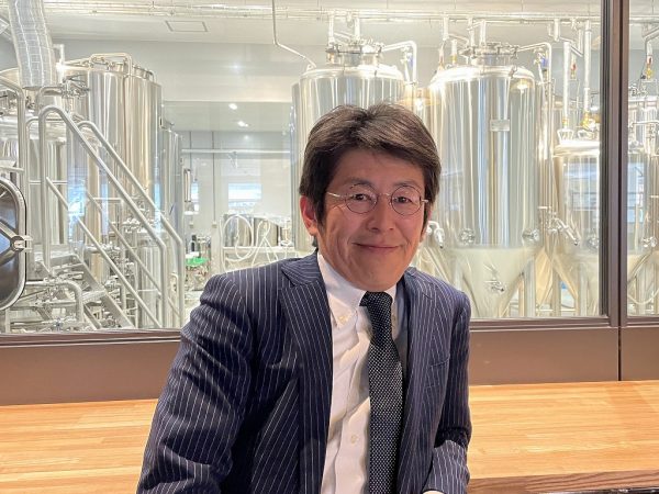 愛知県の南東部。北は三河湾、南は太平洋、西は伊勢湾と三方を海に囲まれた渥美半島に位置する田原市は、温暖な気候を活かし農業が盛んで、キャベツやトマト、メロンなどの生産量は全国トップクラス、花き産出量は全国1位を誇る。美しい景観が広がる観光地として知られる