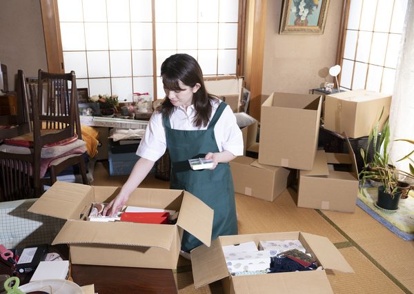 手間も時間もかかる引越しだが、時期をずらしたり効率的に片づけたりすることで少しでも負担を減らしたい