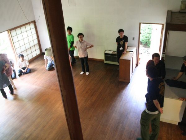 南側の障子を開けた状態（写真：宮沢洋）