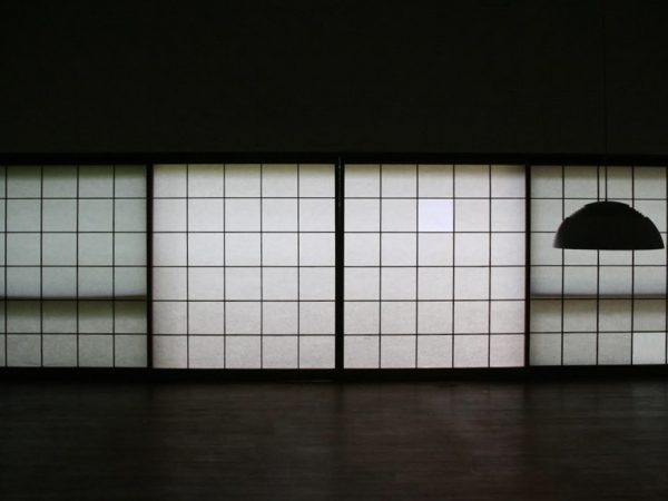 南側の障子を開けた状態（写真：宮沢洋）