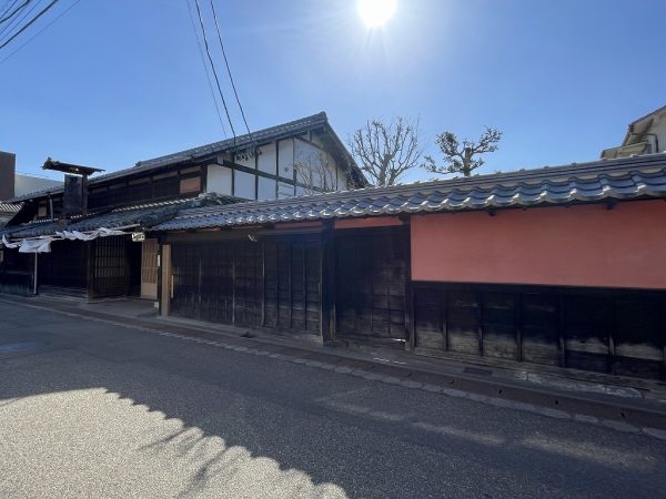 荵苳酒はスイカズラを用いた薬膳酒のようなお酒で、徳川家康も愛飲していたと伝えられている