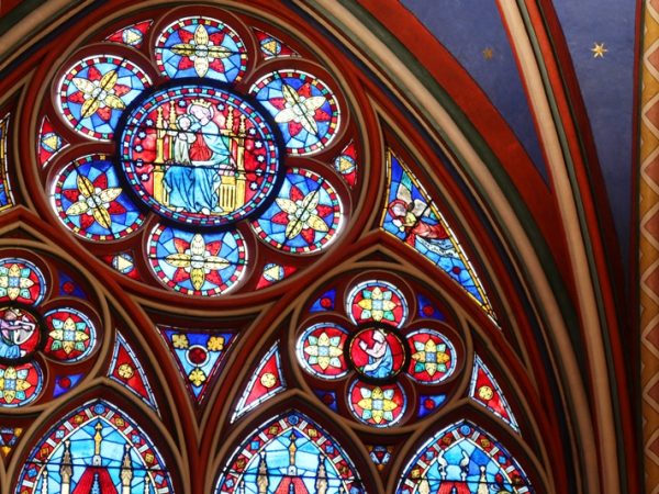 ノートルダムは聖母マリアを指す、ある意味一般的な名称で他にも同名の教会はあるが、大聖堂は特別な存在