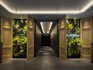 ホテル阪急グランレスパイア大阪のエントランス。（提供：グラングリーン大阪開発事業者）