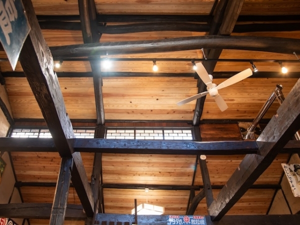 現在の田中家長屋。建物自体が湾曲しているので全体が見えにくい