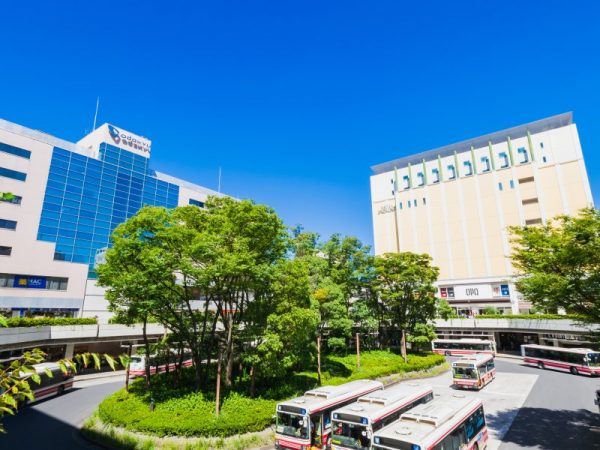 新百合ヶ丘駅南口のバスターミナル