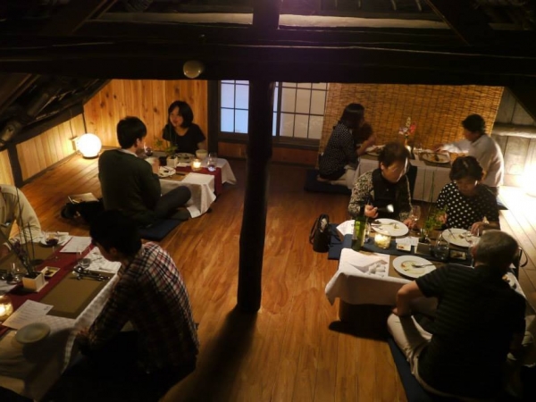 山梨県を拠点に展開している「るうふ」は、古民家を再生して地域文化や宿泊体験を届けている。過疎化している自分の故郷に光を灯したいと事業を立ち上げた女性に、立ち上げから現在について伺ってきた。